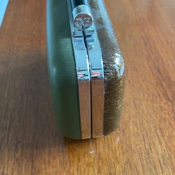 NWT Diane Vonfurstenberg green clutch 5.5 x 4 x 2 Von Furstenberg - Picture 5 of 11